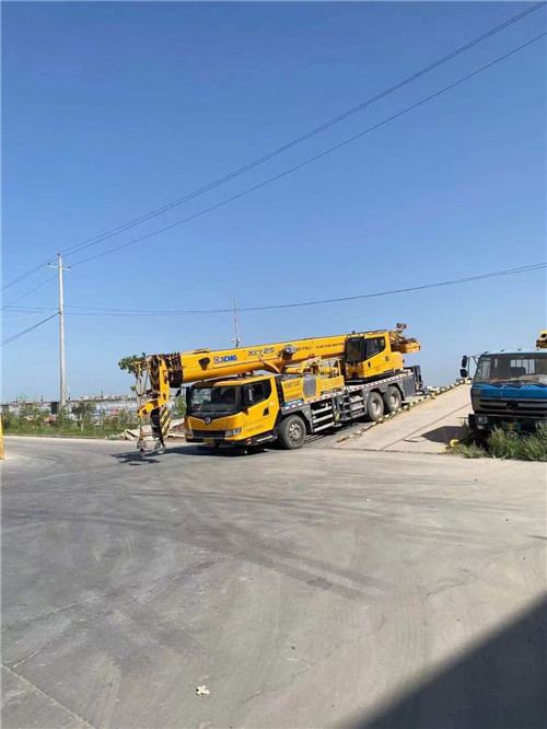 鄂城区吊车作业时，可能会产生哪些额外收费项目？