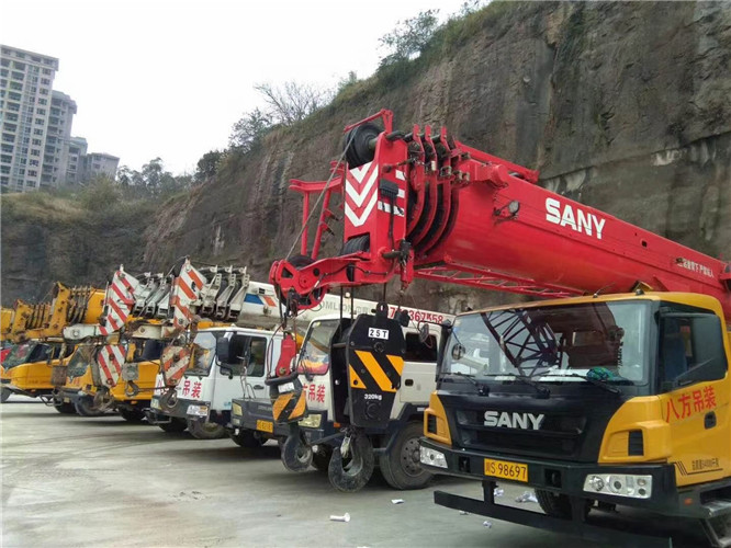 鄂城区吊车出租按什么计费？台班费、单次费、里程费怎么算？